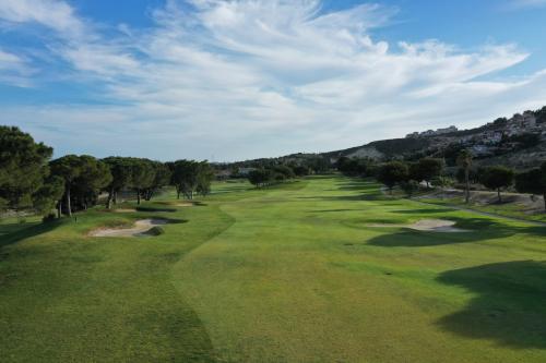 18 Holes